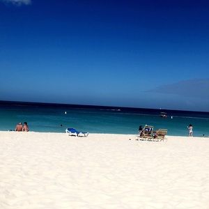 Meet your Posher, Felicia